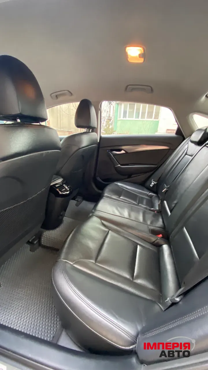 Hyundai i40 - фото 25