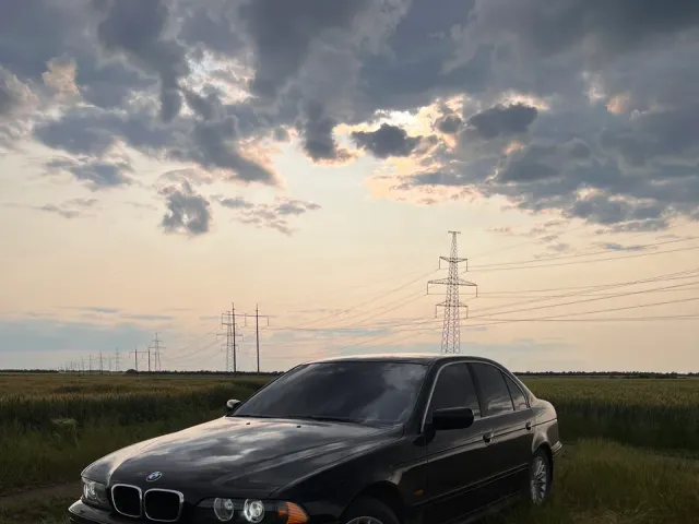 BMW 5 серії - фото 1