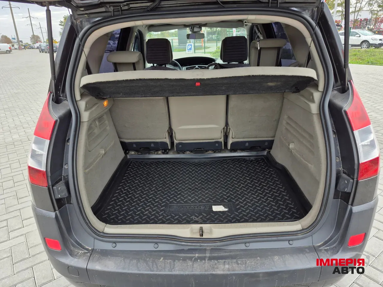 Renault Megane - фото 16