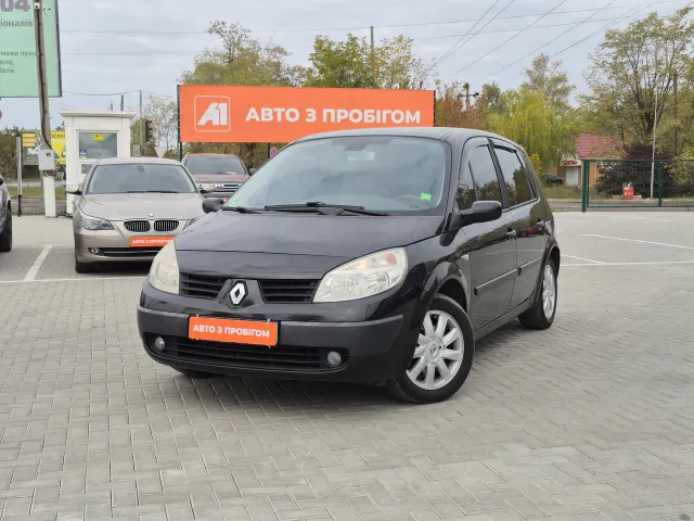 Renault Megane - фото 1