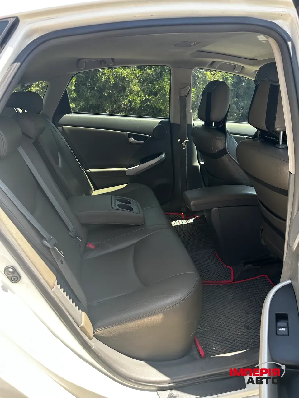 Toyota Prius - фото 6