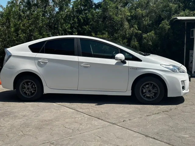 Toyota Prius - фото 4