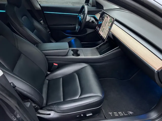 Tesla Model 3 - фото 2