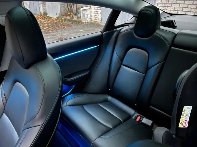 Tesla Model 3 - фото 5