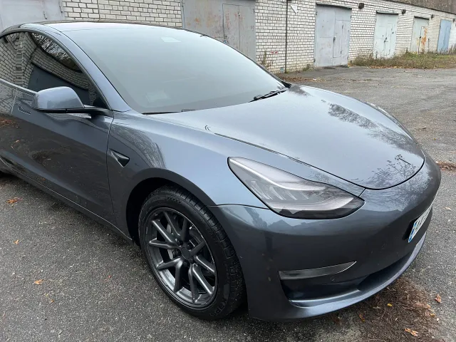 Tesla Model 3 - фото 4