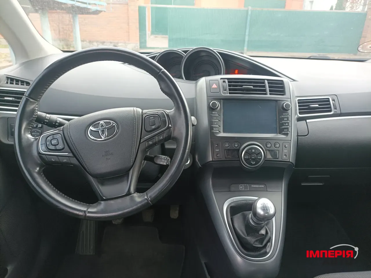 Toyota Verso - фото 2