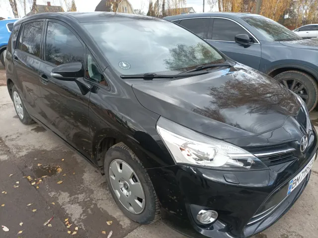 Toyota Verso - фото 5