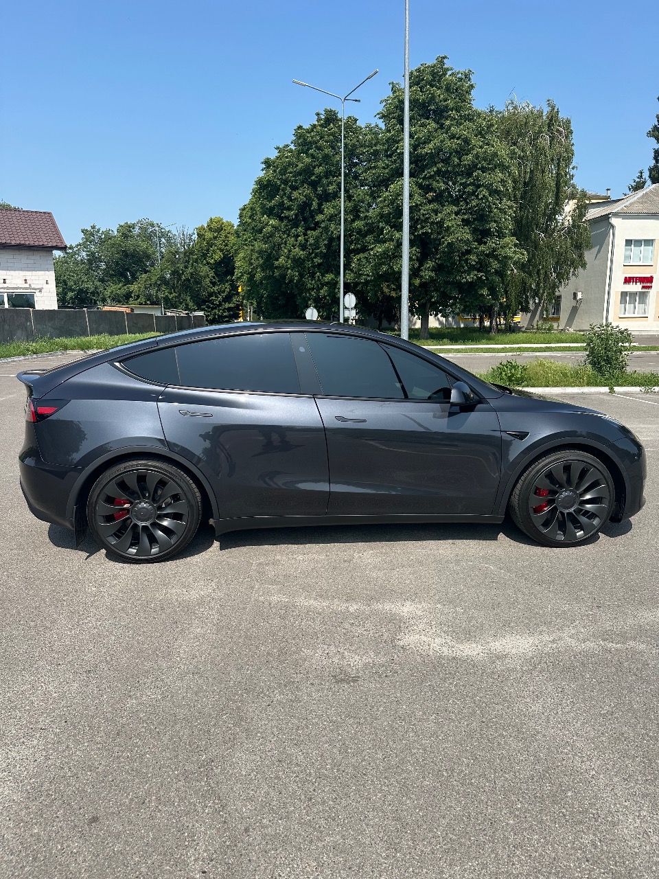 Tesla Model Y - фото 4