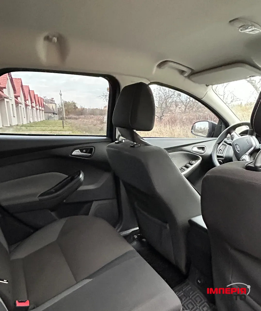 Ford Focus - фото 8