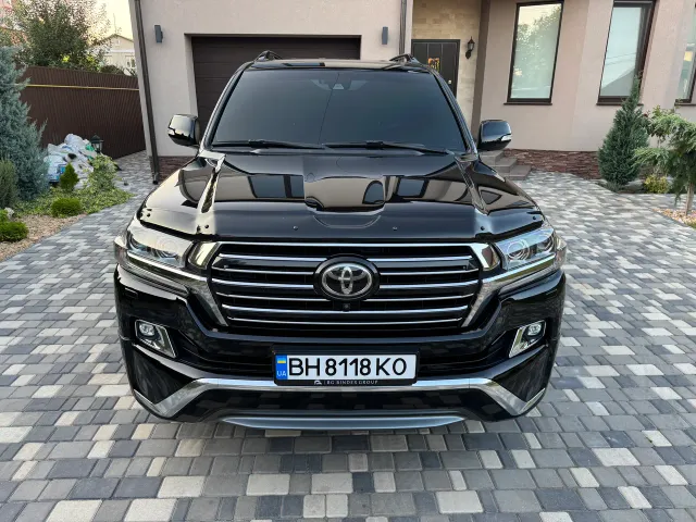 Toyota Land Cruiser - фото 1