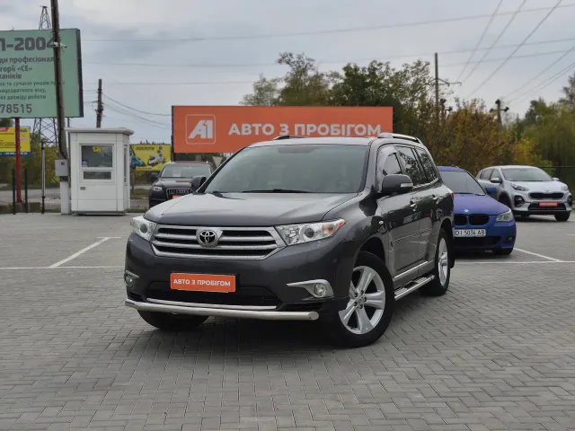 Toyota Highlander - фото 1