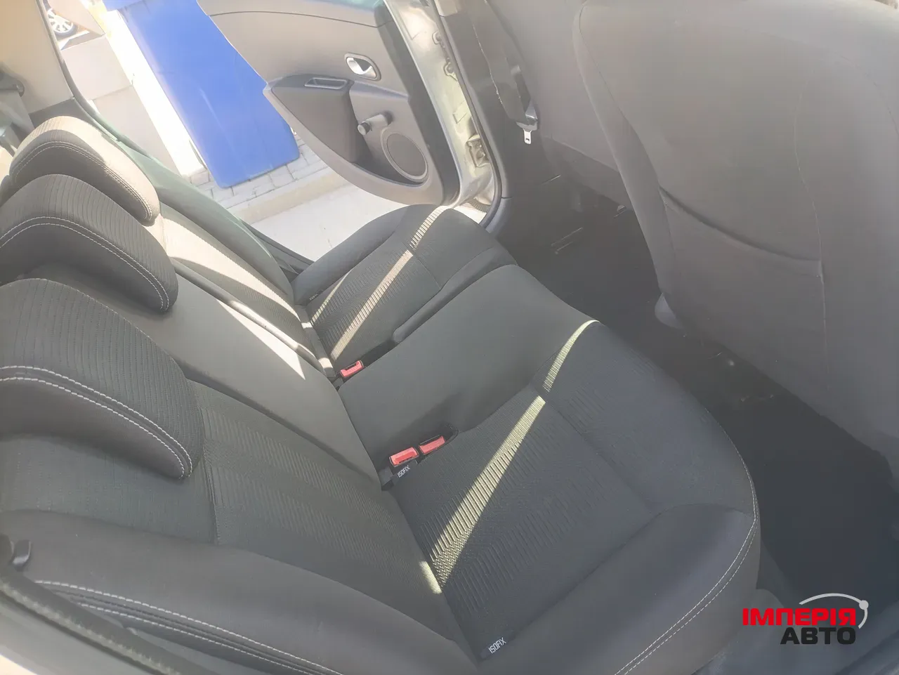 Renault Clio - фото 9