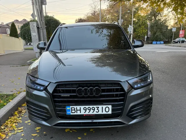 Audi Q3 - фото 1