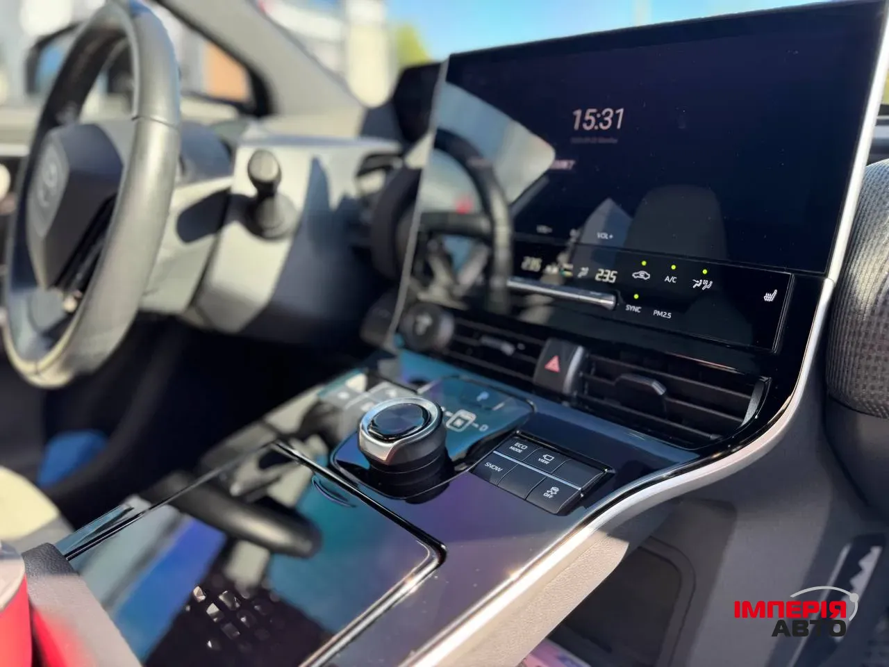 Toyota bZ4X - фото 6