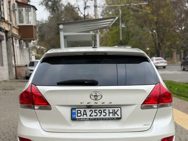 Toyota Venza - фото 3