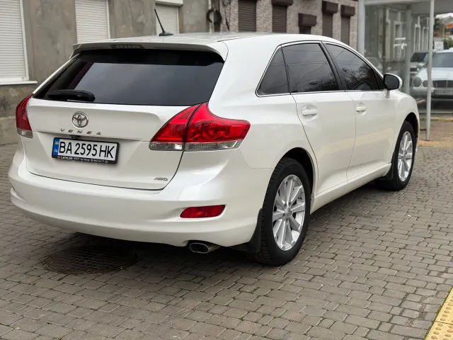 Toyota Venza - фото 4
