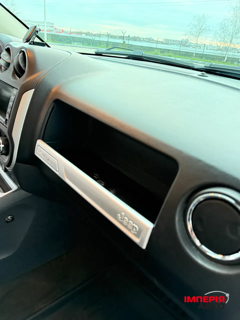 Jeep Compass - фото 10