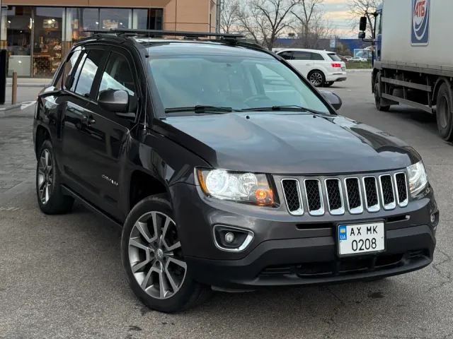Jeep Compass - фото 1