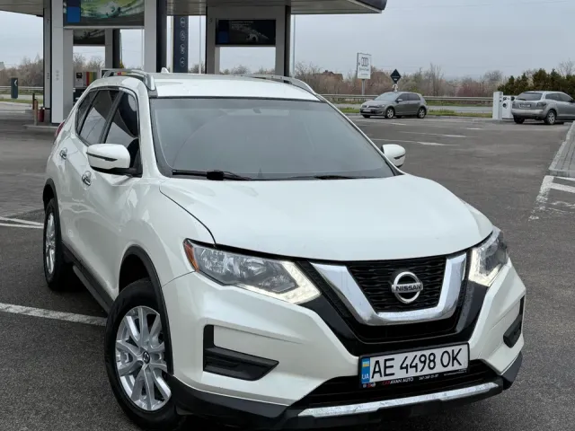 Nissan Rogue - фото 1