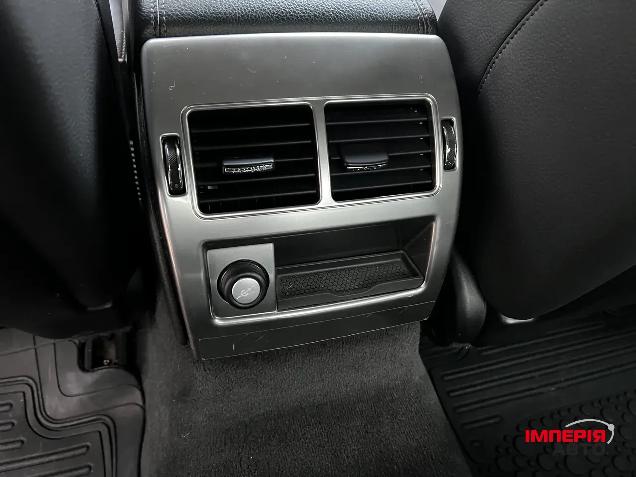 Jaguar XF - фото 13