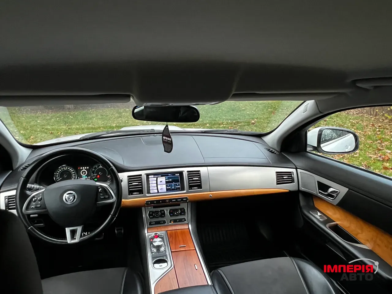 Jaguar XF - фото 16