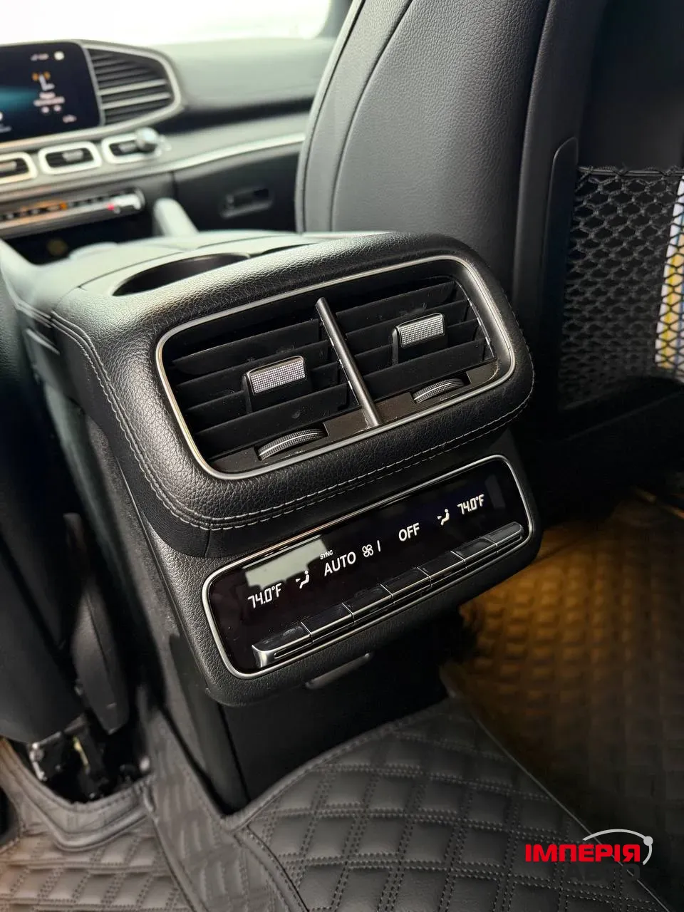 Mercedes-Benz GLS - фото 11