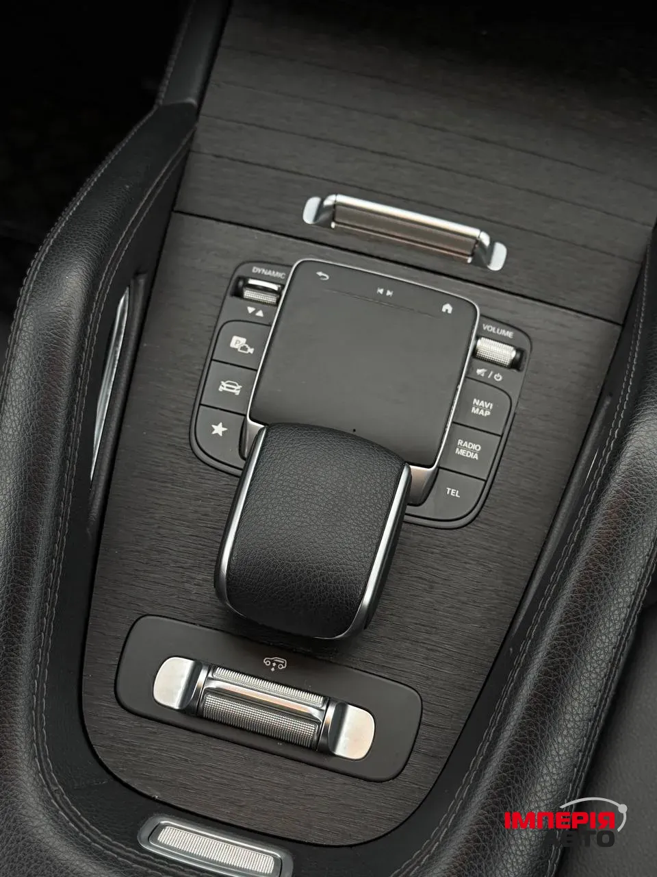 Mercedes-Benz GLS - фото 12