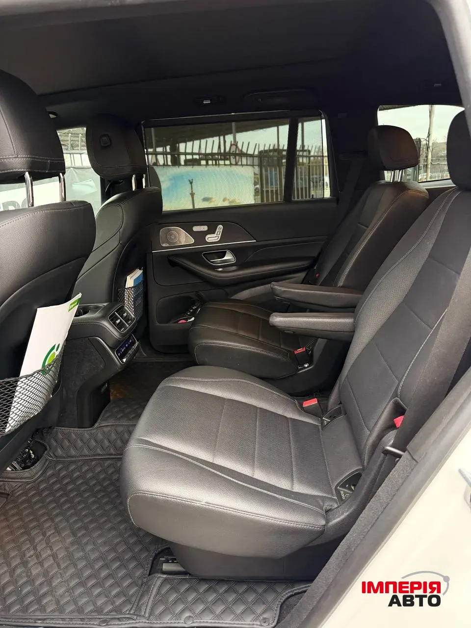 Mercedes-Benz GLS - фото 9