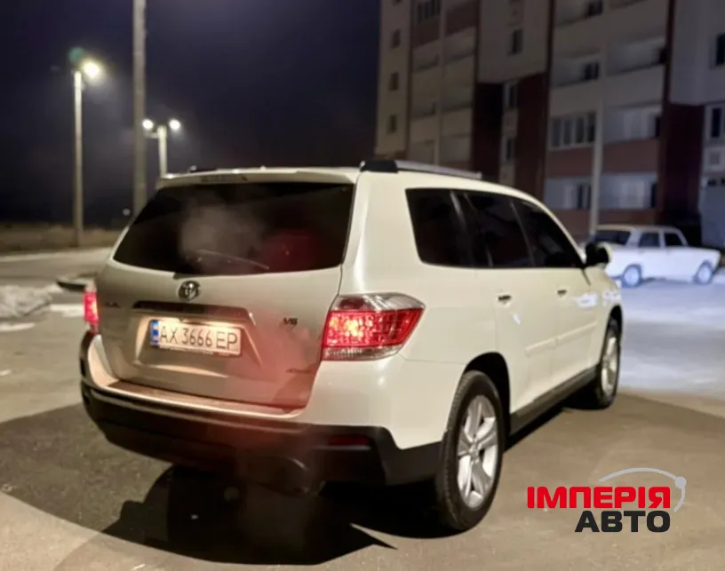 Toyota Highlander - фото 5