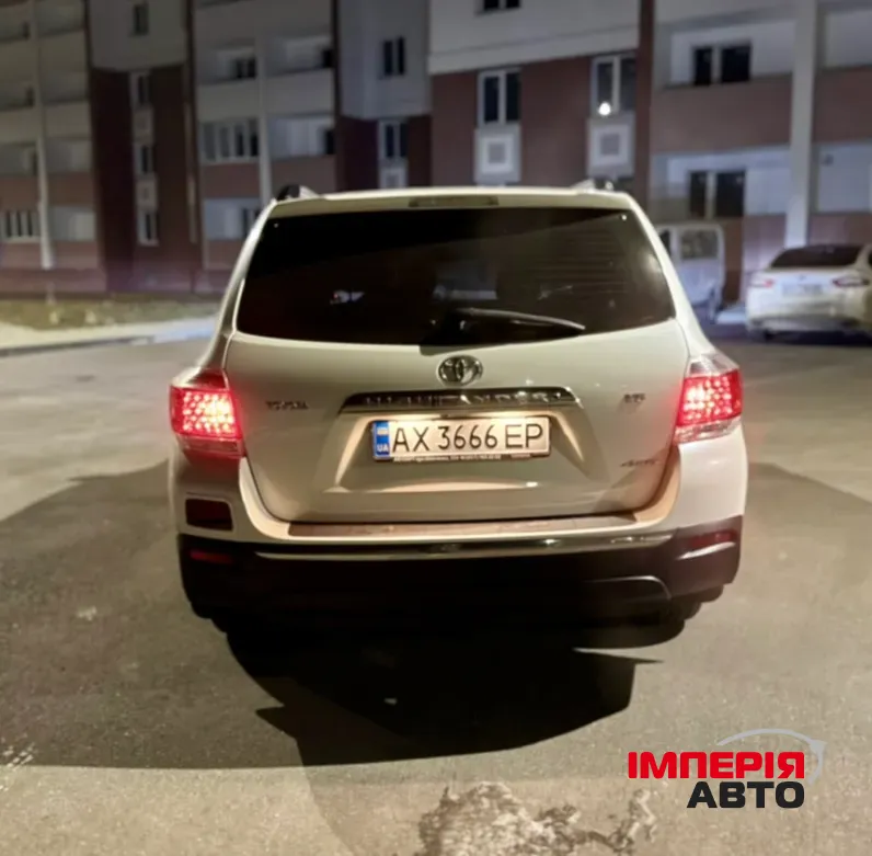 Toyota Highlander - фото 4