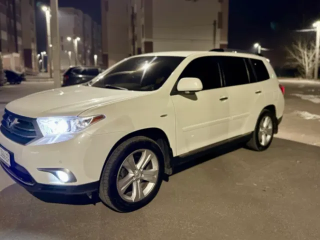 Toyota Highlander - фото 3