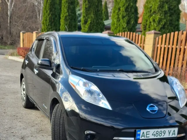 Nissan Leaf - фото 2