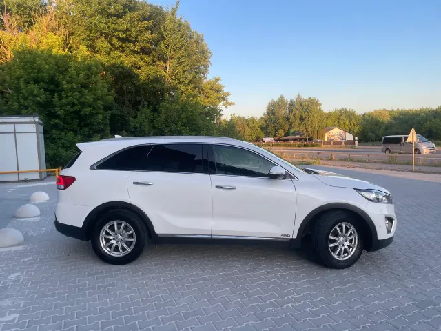 Kia Sorento - фото 3
