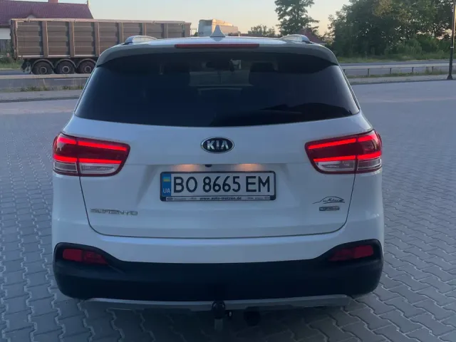Kia Sorento - фото 4