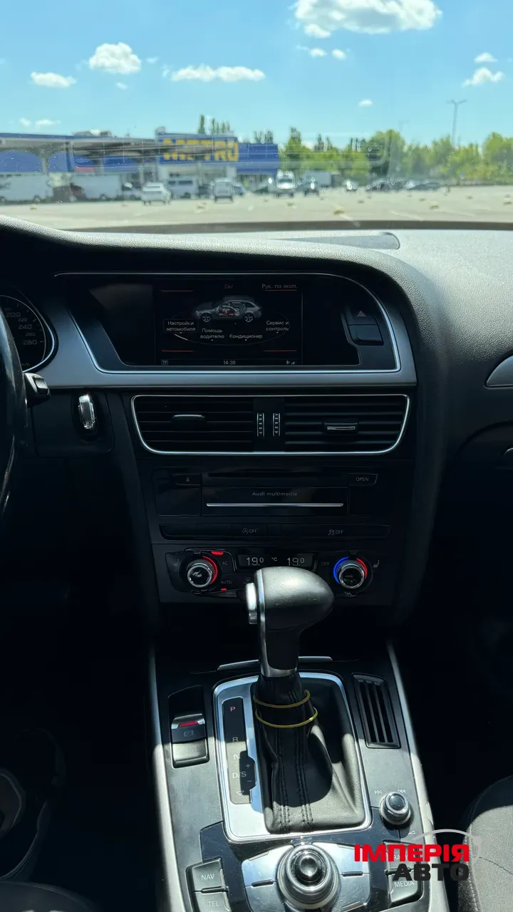 Audi A4 - фото 29