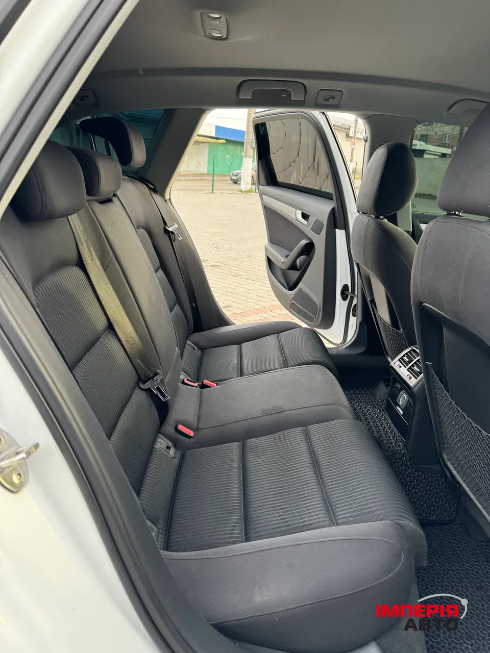 Audi A4 - фото 40