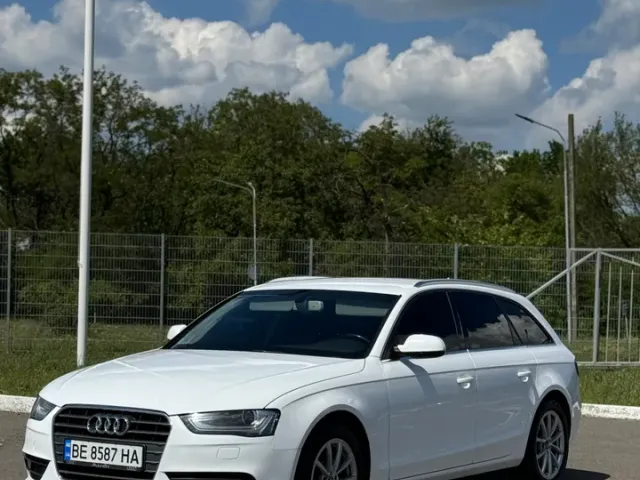 Audi A4 - фото 1