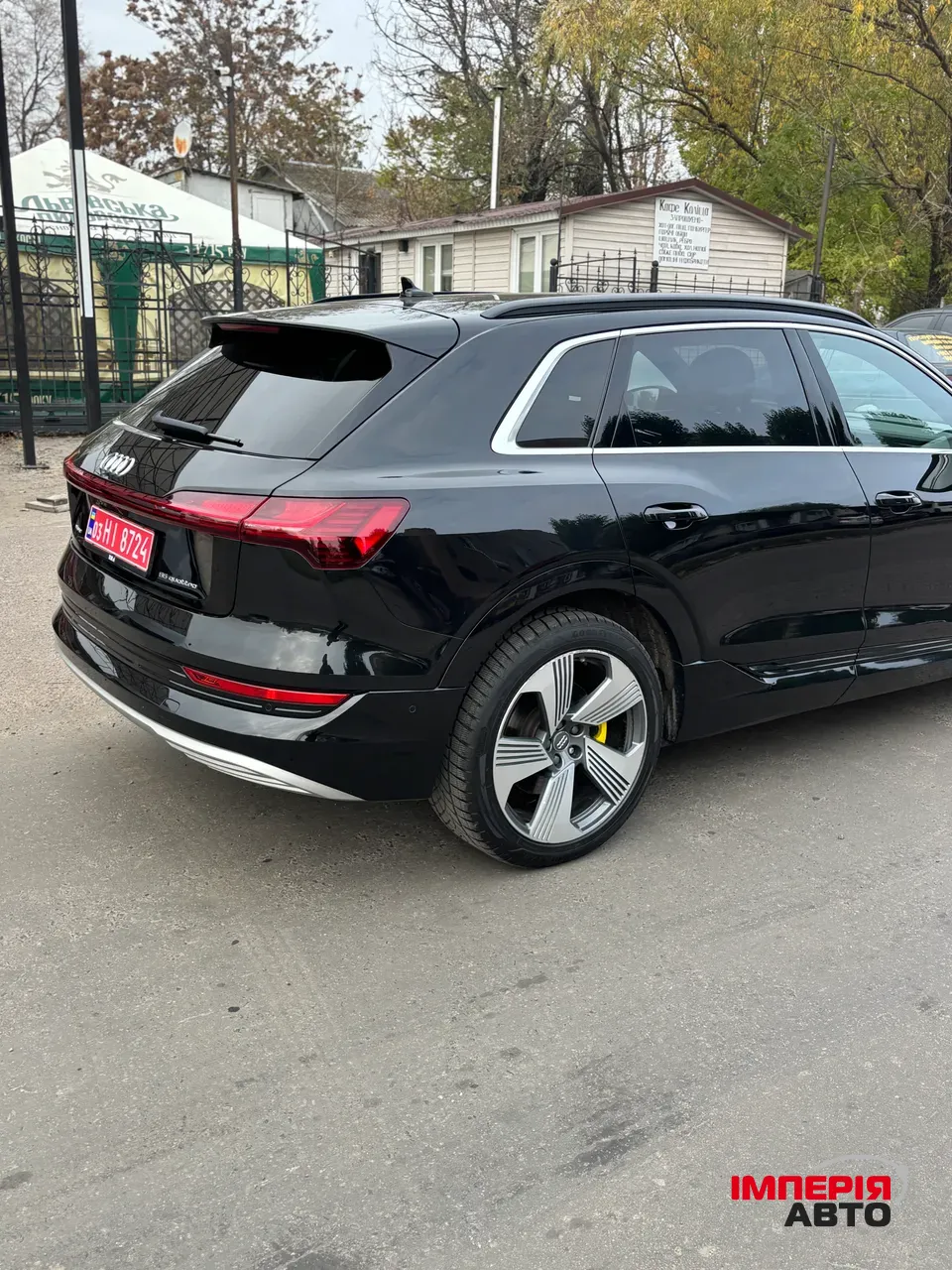 Audi e-tron - фото 7