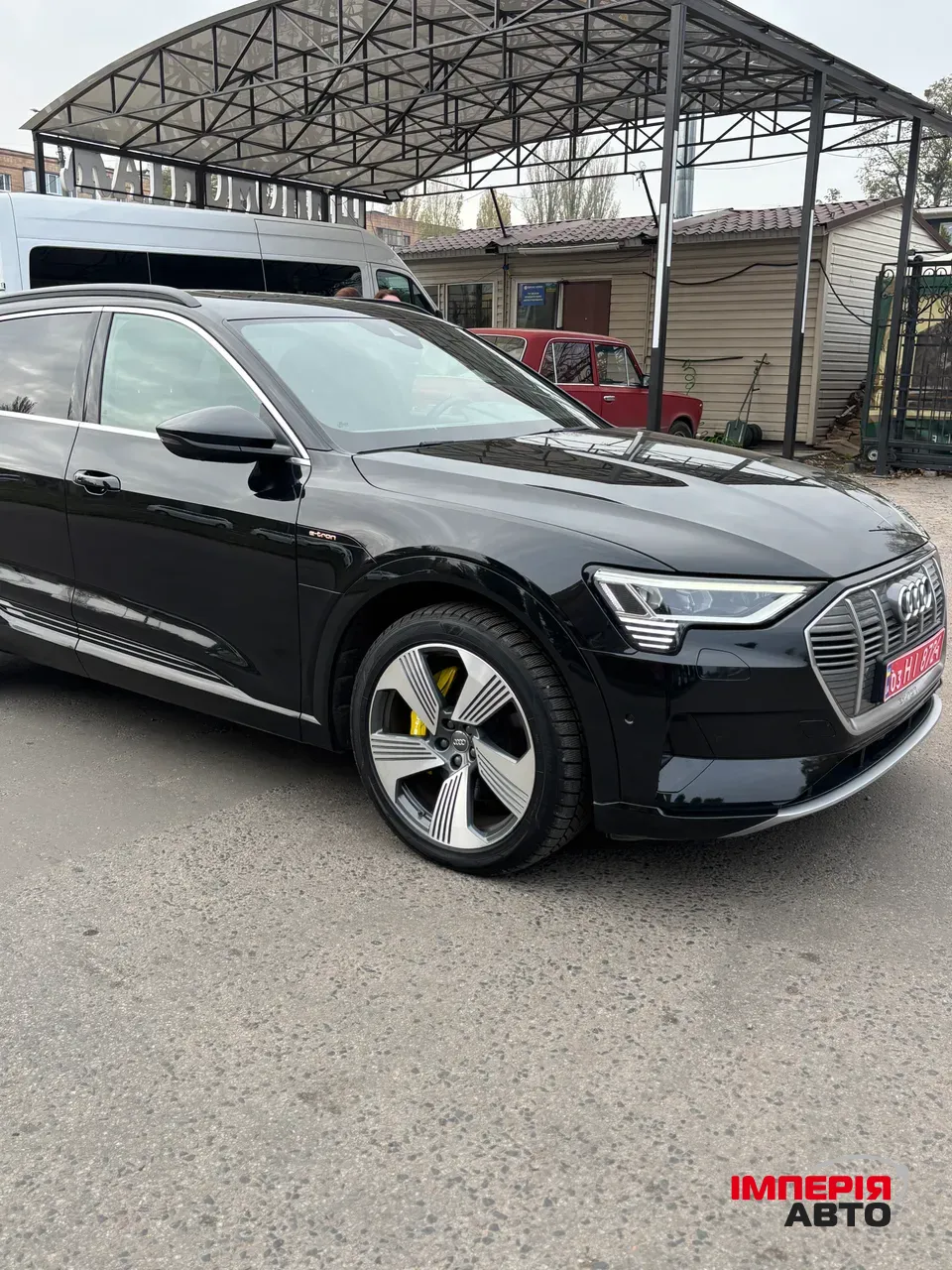 Audi e-tron - фото 4