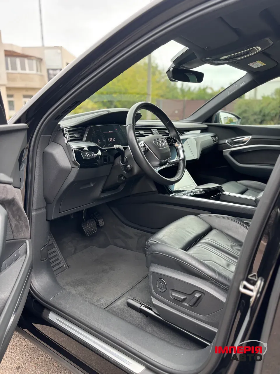 Audi e-tron - фото 49