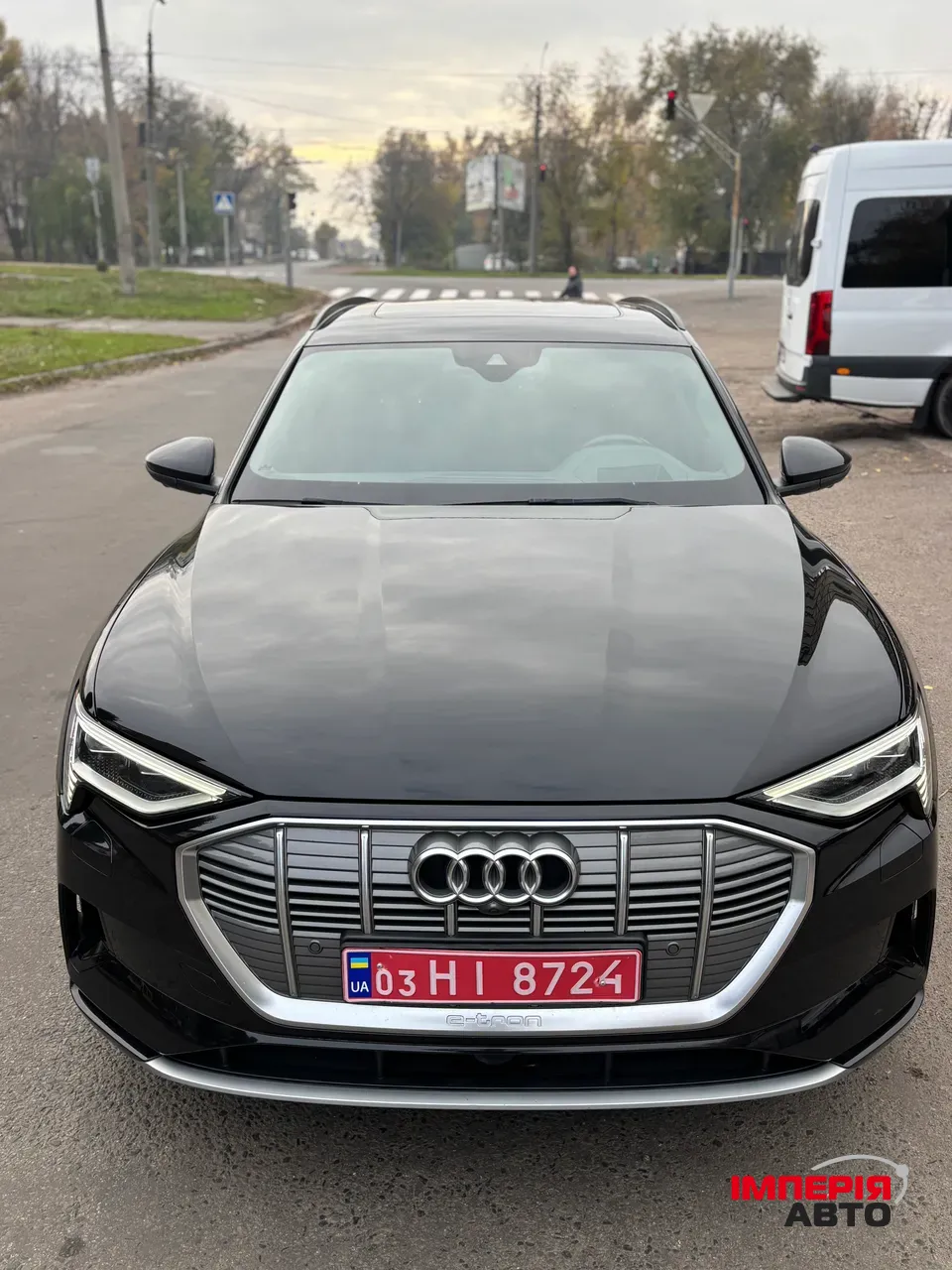 Audi e-tron - фото 12