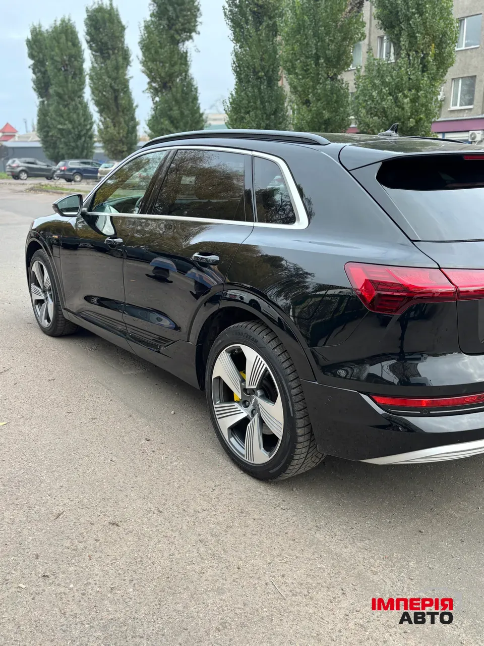 Audi e-tron - фото 18