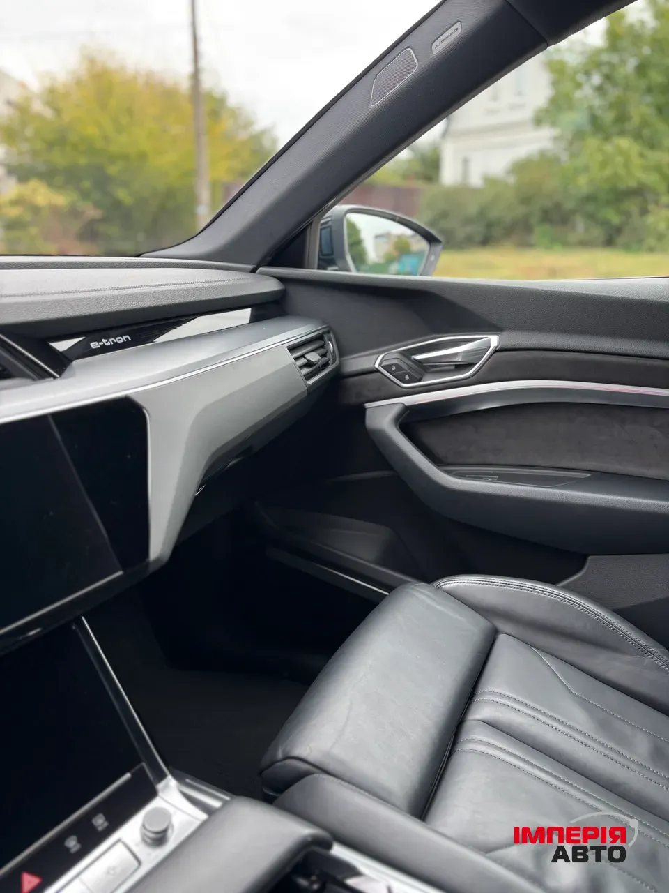 Audi e-tron - фото 31