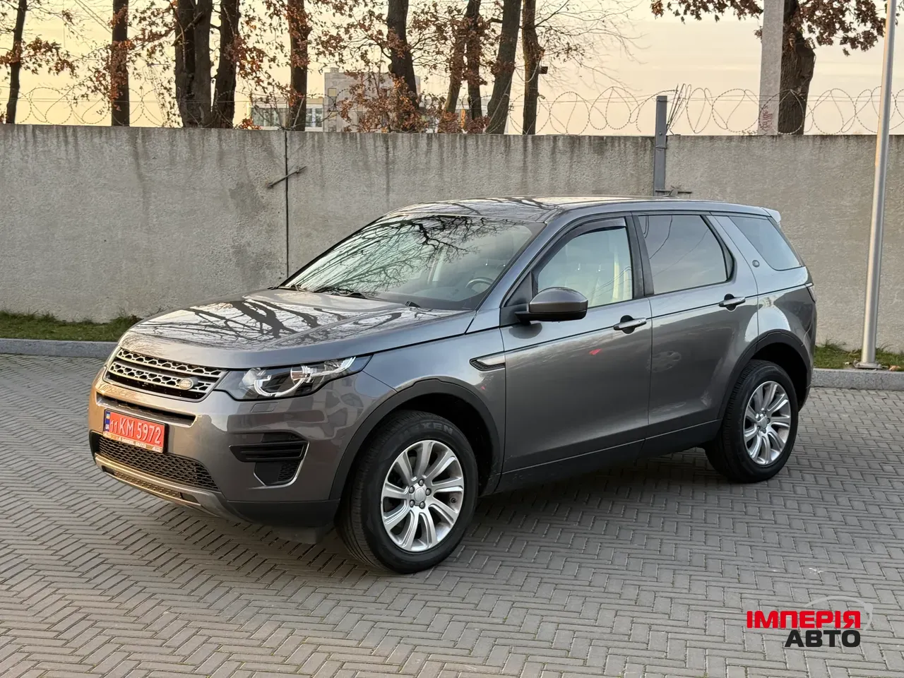 Land Rover Discovery Sport - фото 1