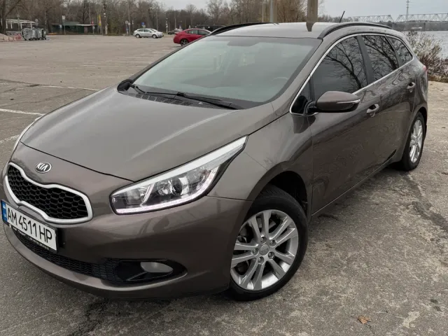 Kia Ceed - фото 1