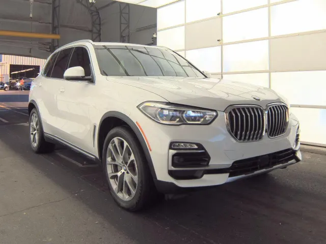 BMW X5 - фото 1