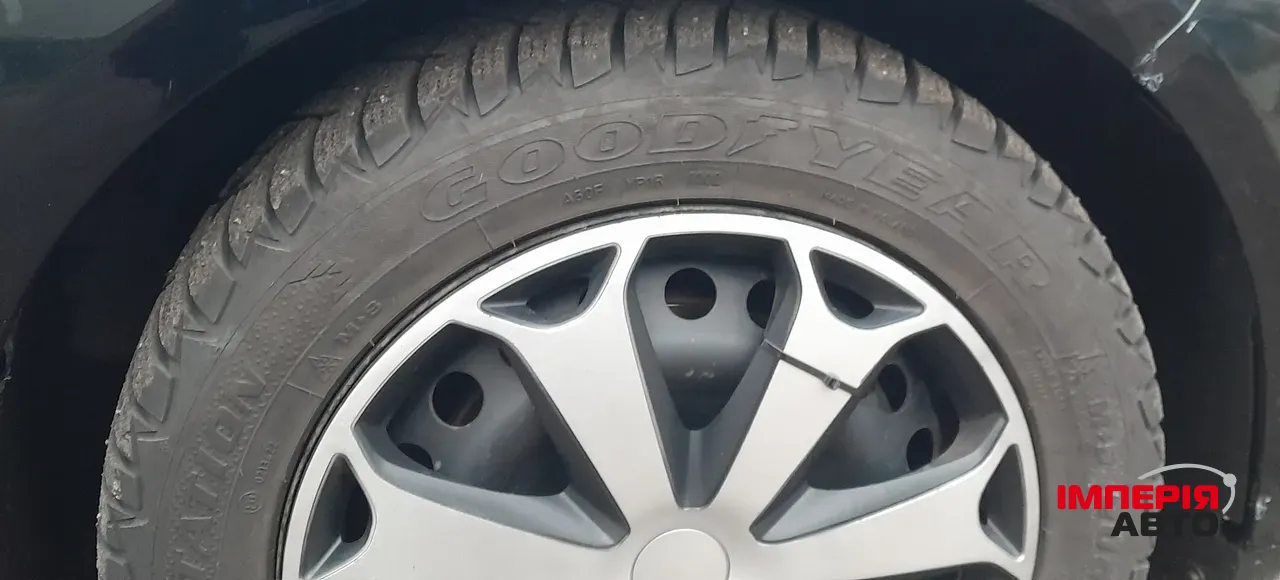 Ford Focus - фото 8