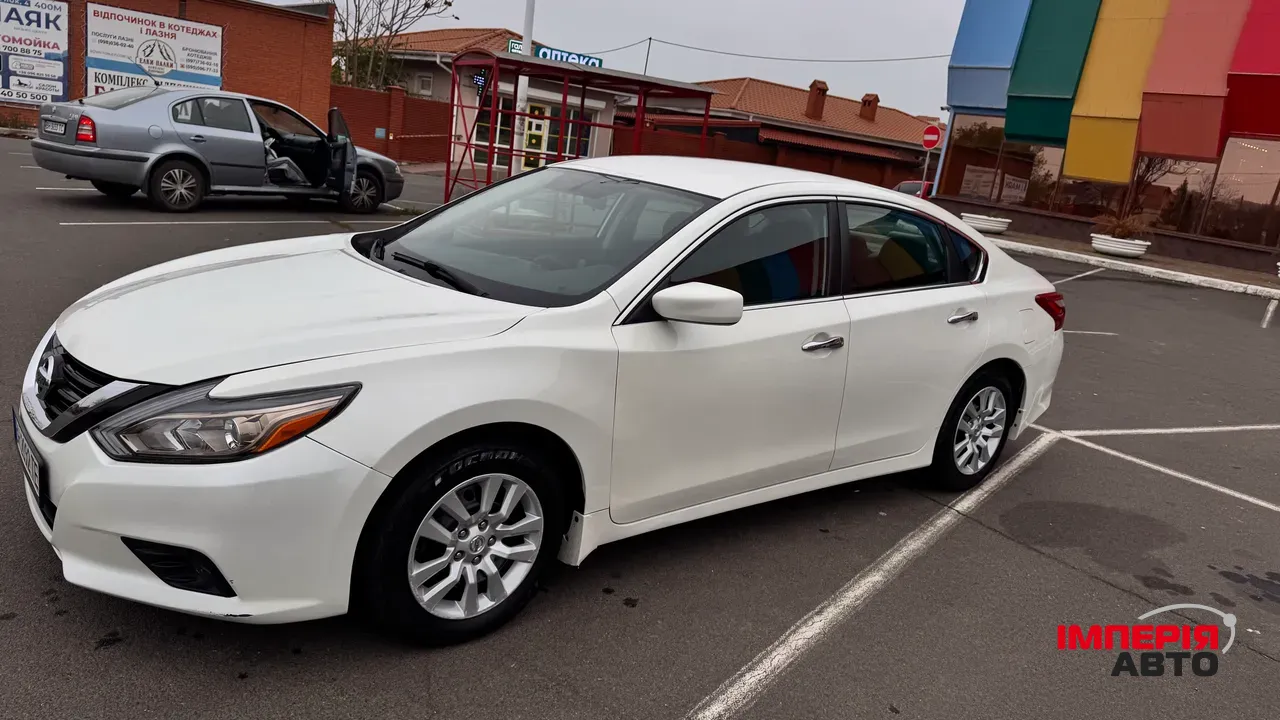 Nissan Altima - фото 4