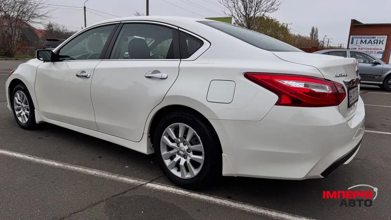 Nissan Altima - фото 3