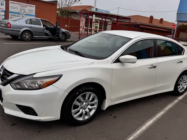 Nissan Altima - фото 4